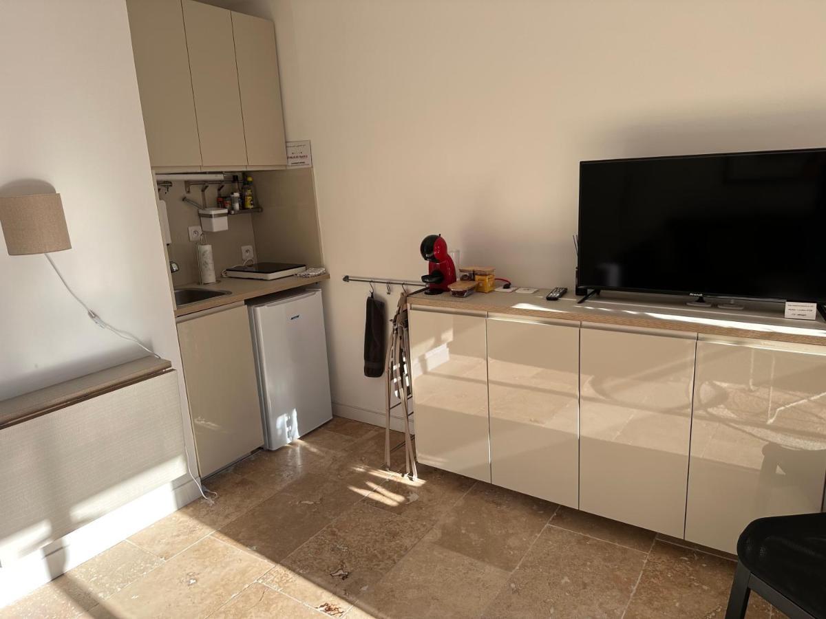 Appartements 3 Etoiles Terrasse Ou Patio Intra-Muros 艾格-莫尔特 外观 照片