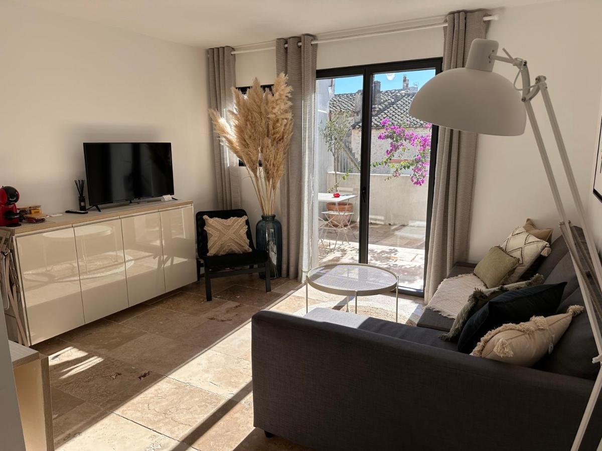 Appartements 3 Etoiles Terrasse Ou Patio Intra-Muros 艾格-莫尔特 外观 照片