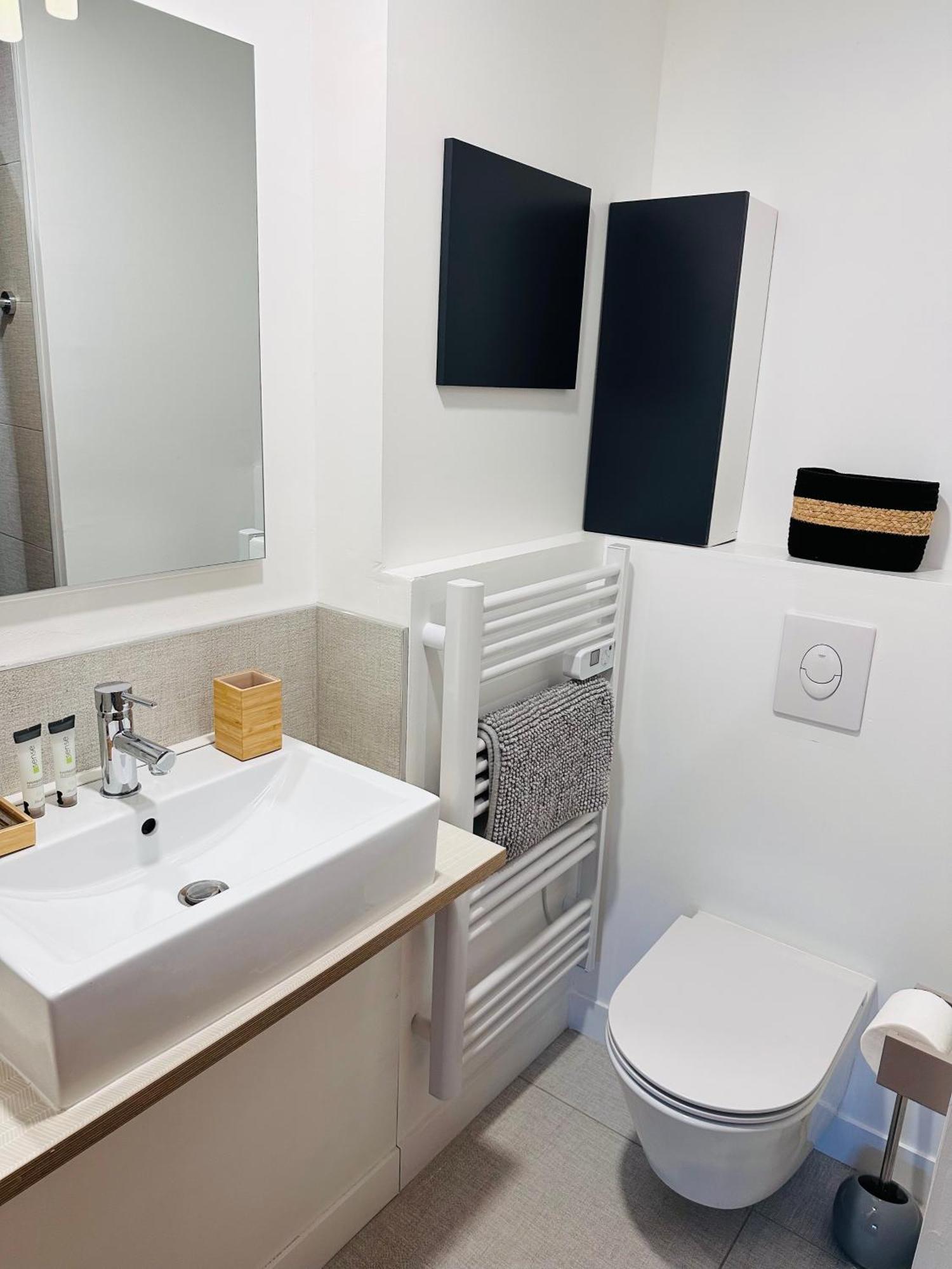 Appartements 3 Etoiles Terrasse Ou Patio Intra-Muros 艾格-莫尔特 外观 照片