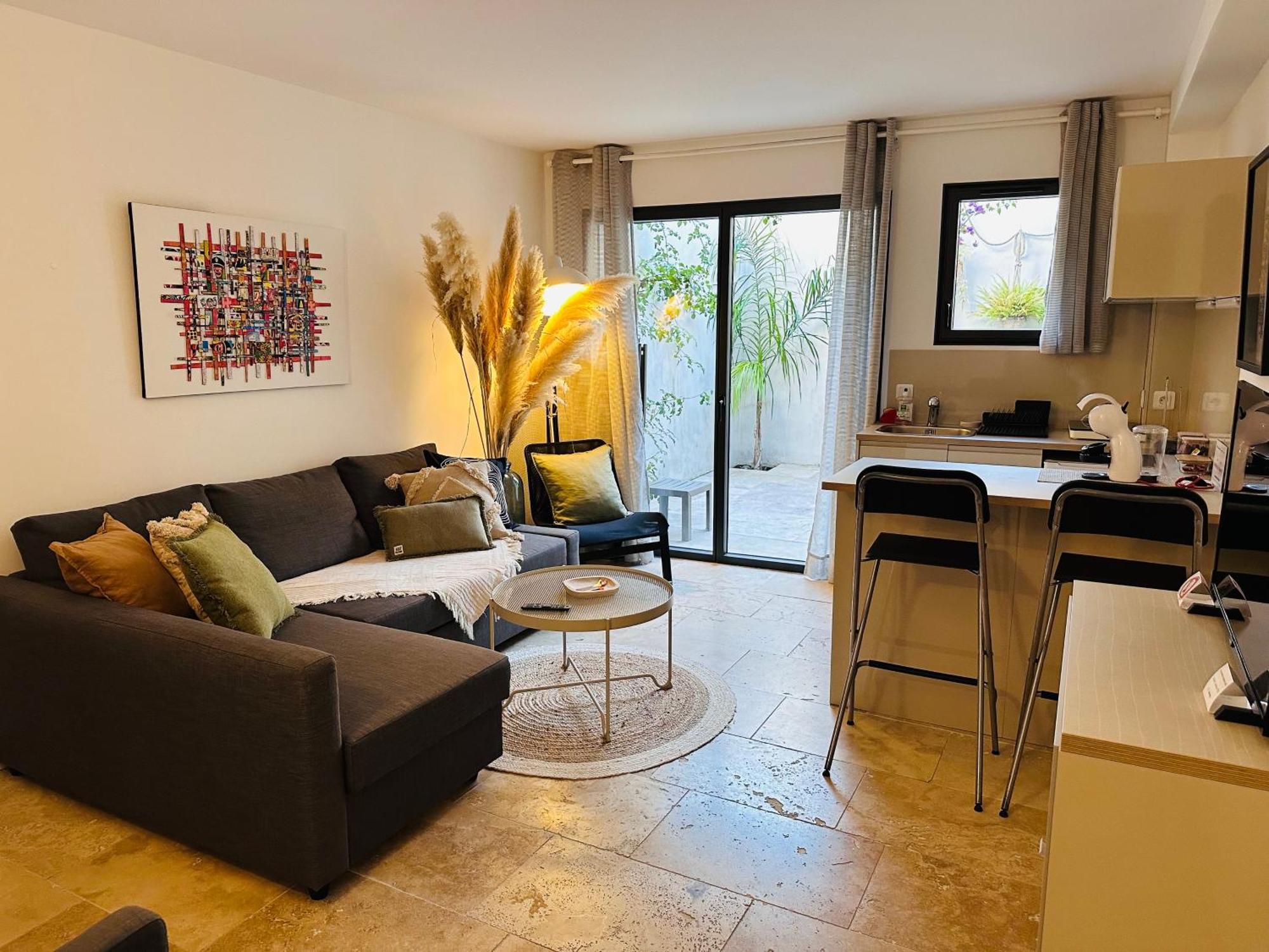 Appartements 3 Etoiles Terrasse Ou Patio Intra-Muros 艾格-莫尔特 外观 照片