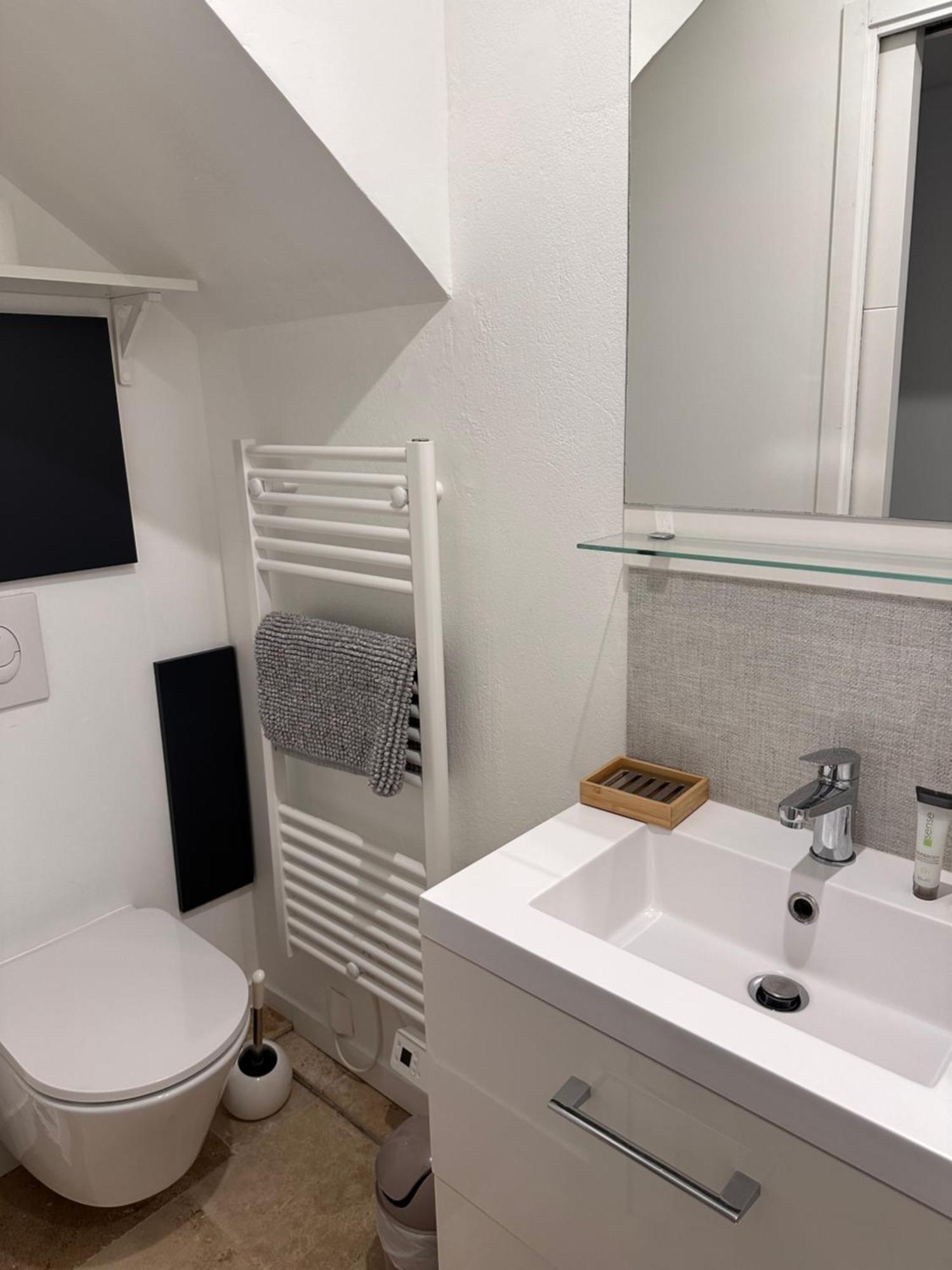 Appartements 3 Etoiles Terrasse Ou Patio Intra-Muros 艾格-莫尔特 外观 照片
