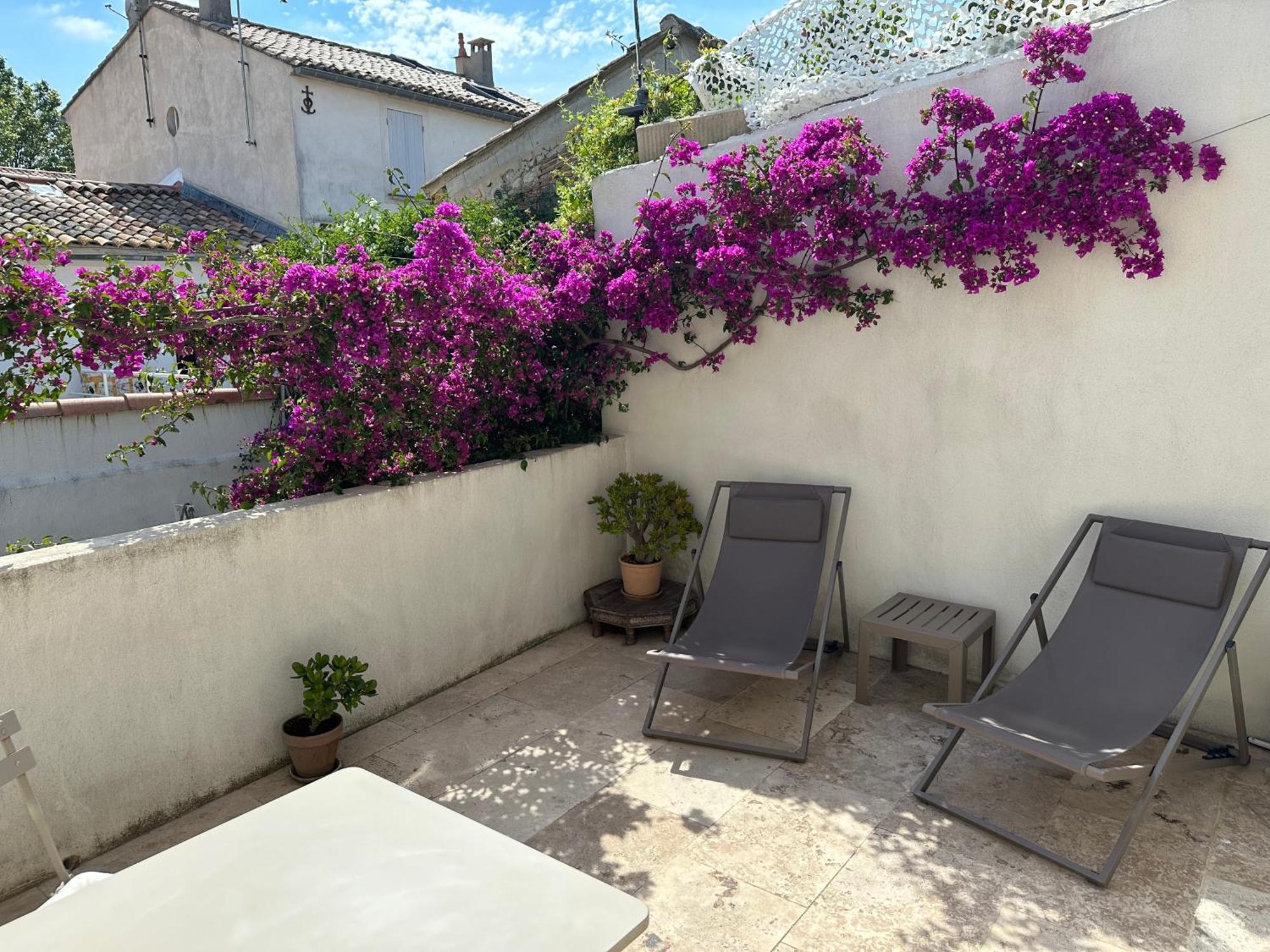Appartements 3 Etoiles Terrasse Ou Patio Intra-Muros 艾格-莫尔特 外观 照片