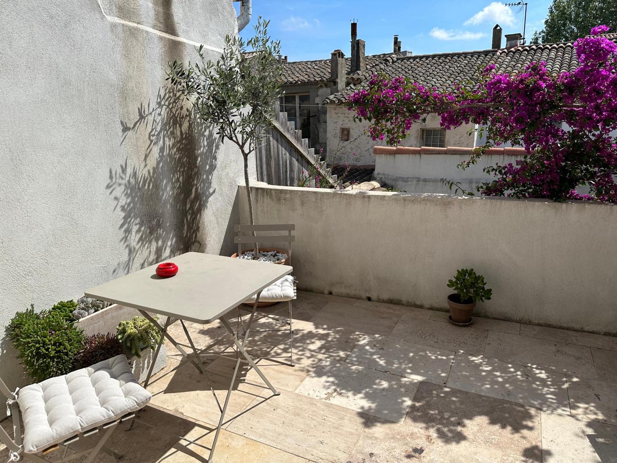 Appartements 3 Etoiles Terrasse Ou Patio Intra-Muros 艾格-莫尔特 外观 照片